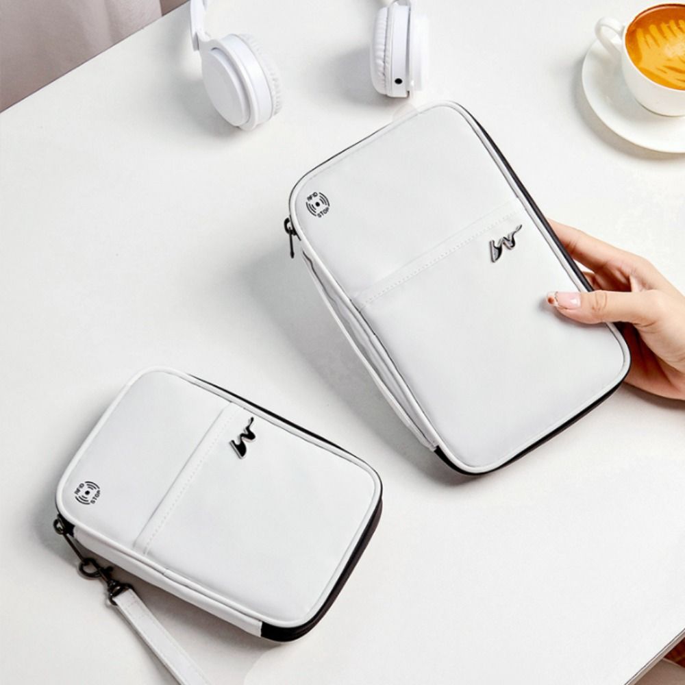 Draagbare Polyester Kaarthoude - Travel Accessories In Bulk recensie en prijs